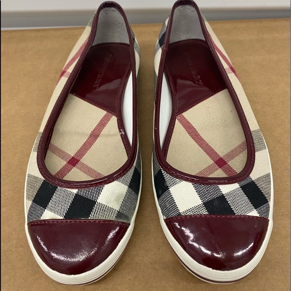 Burberry Women's Burgundy and Plaid Flats - Picture 1 of 9